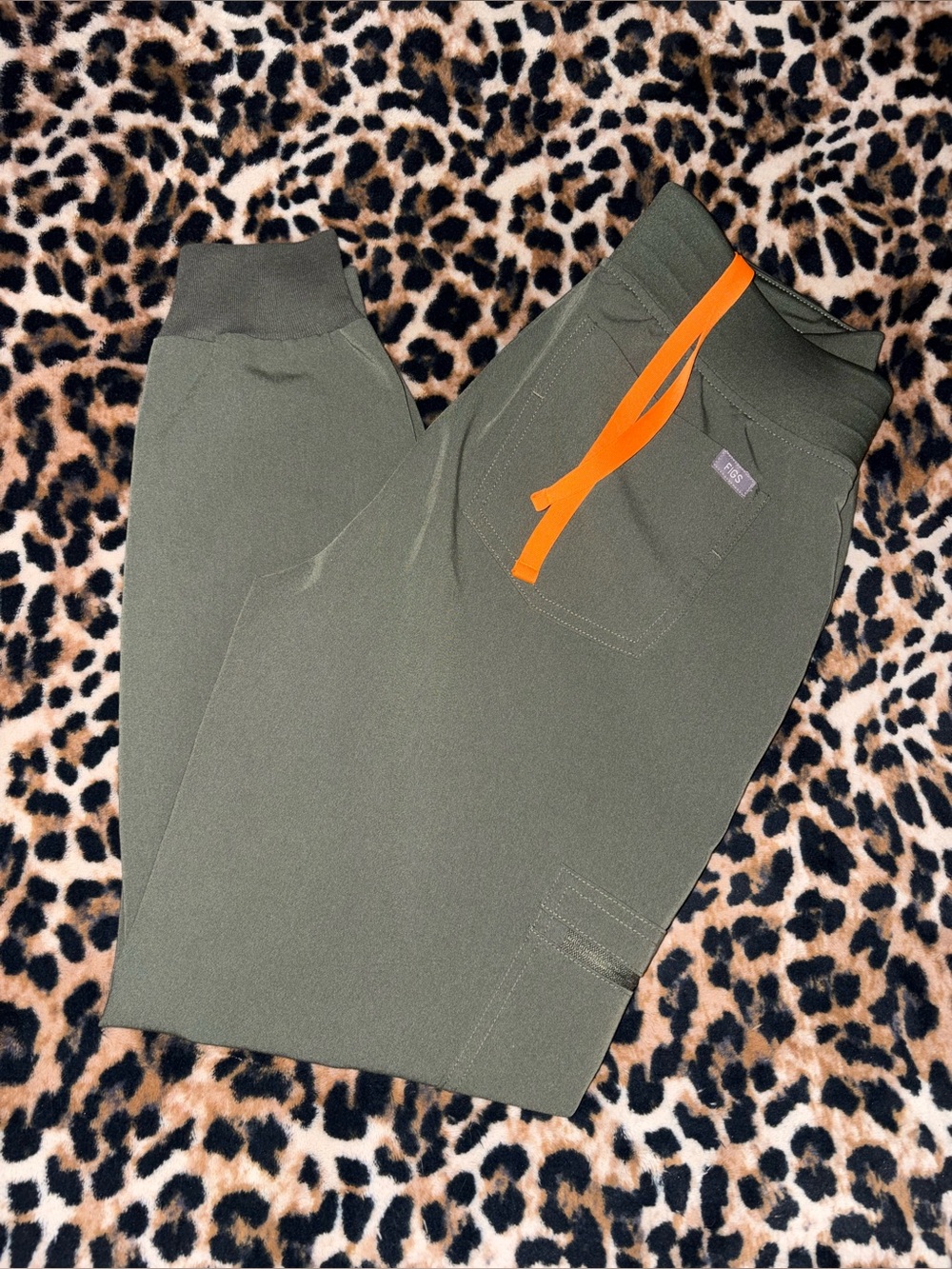 FIGS Women’s Small Petite Zamora Jogger Scrub Pants PO# 3077